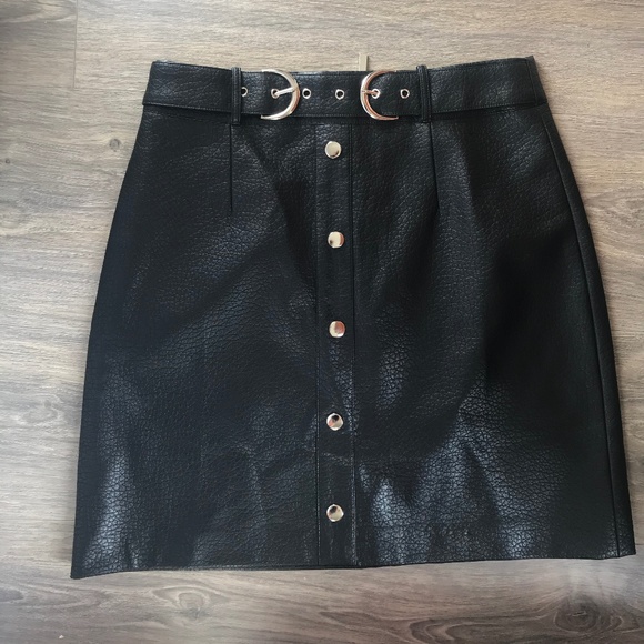 Brunette the Label - Vegan leather skirt - Picture 3 of 4